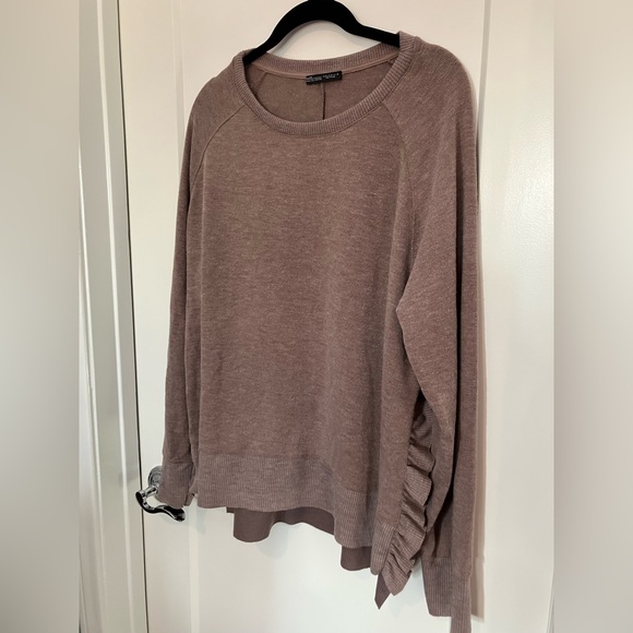 Zara Tan Ruffle Side-Slit Raglan Long Sleeve Sweater. Size M - Picture 1 of 4